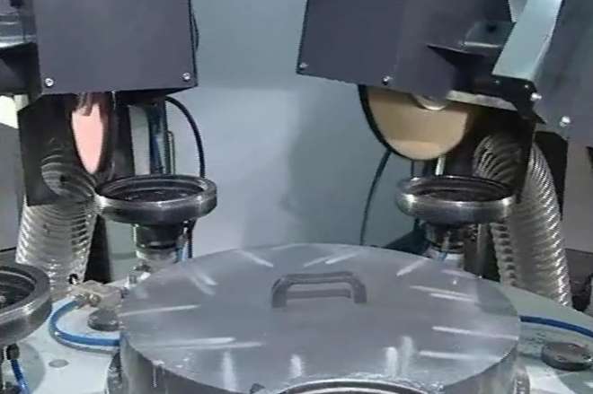 maquina-cnc-mepsa-pulido-focos-empotrables.jpg
