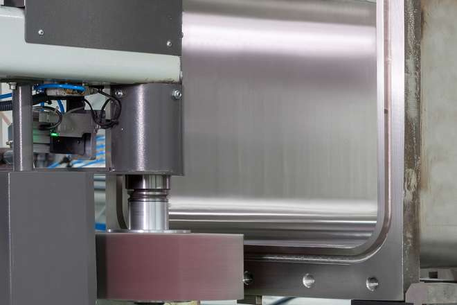 mepsa-cnc-pulido-borde-exterior-autoclave.jpg